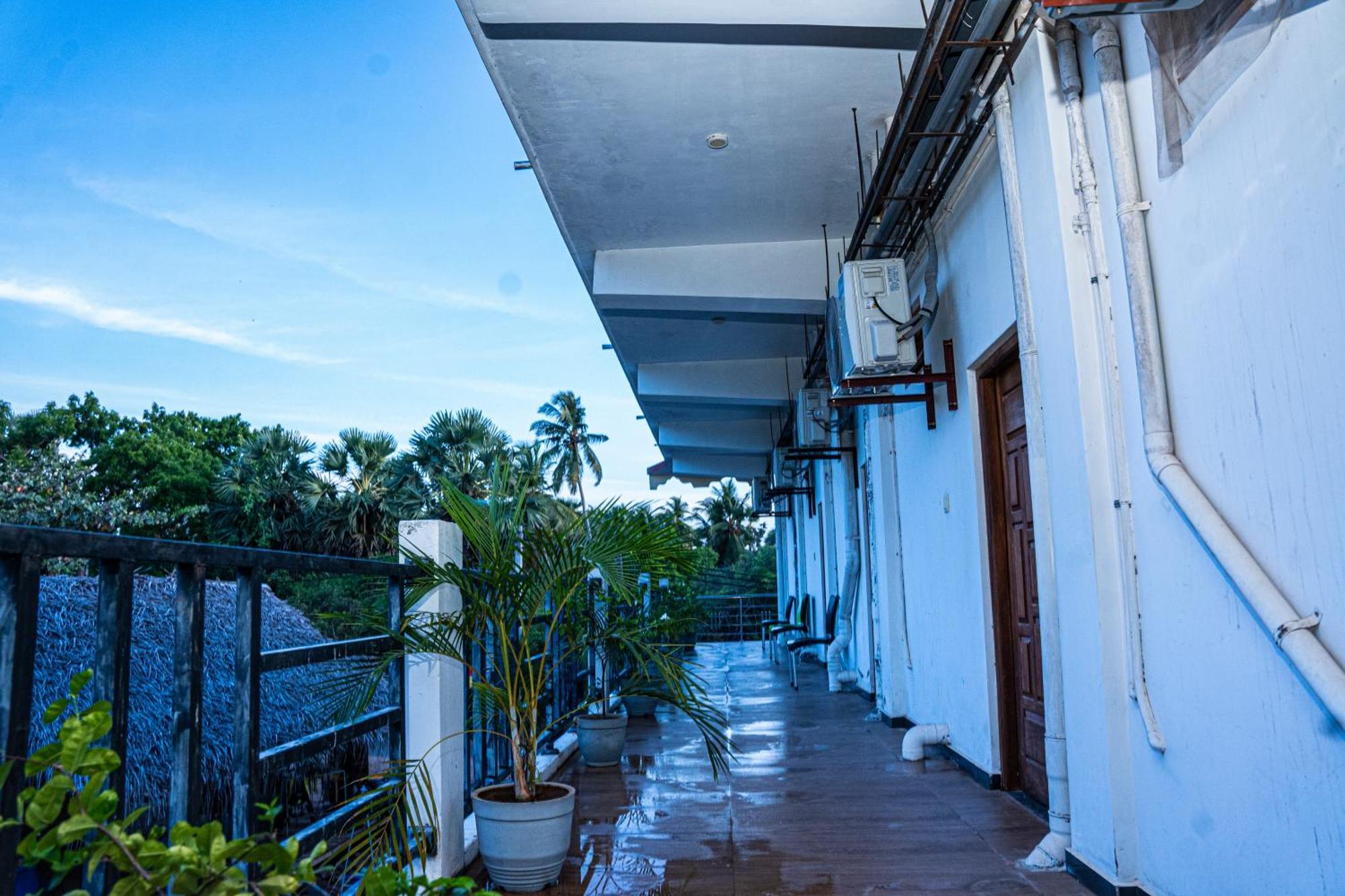 Theevanni Resort Trincomalee Exterior foto