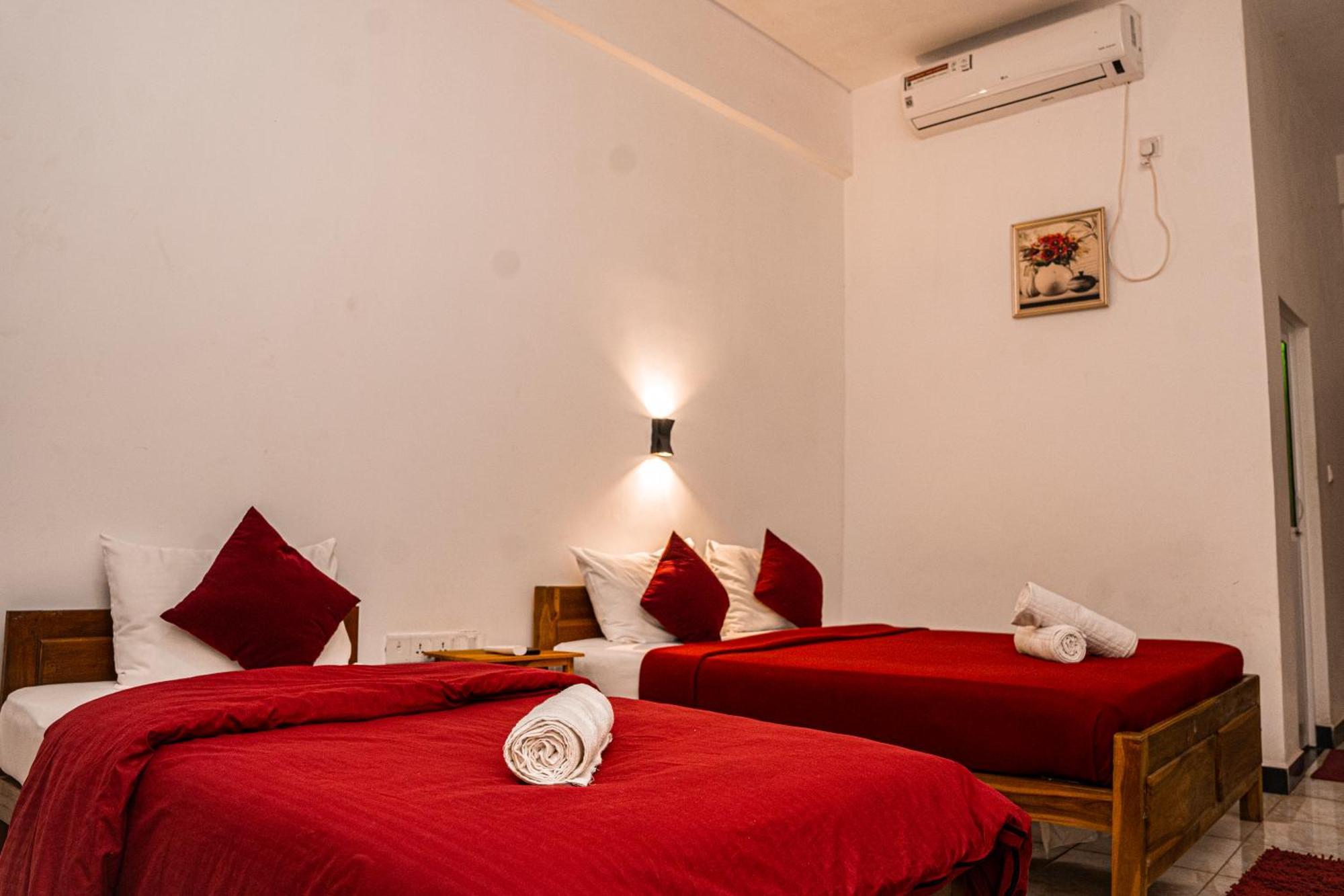 Theevanni Resort Trincomalee Exterior foto
