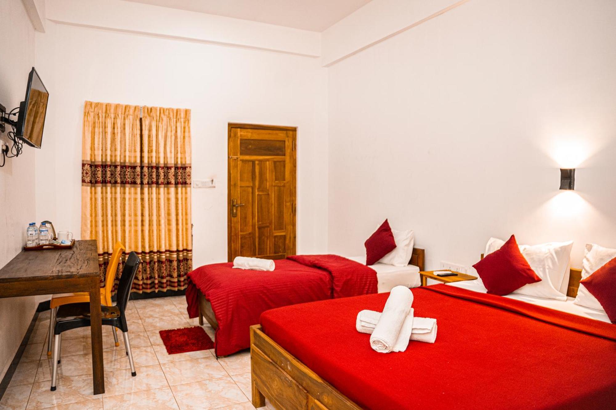 Theevanni Resort Trincomalee Exterior foto
