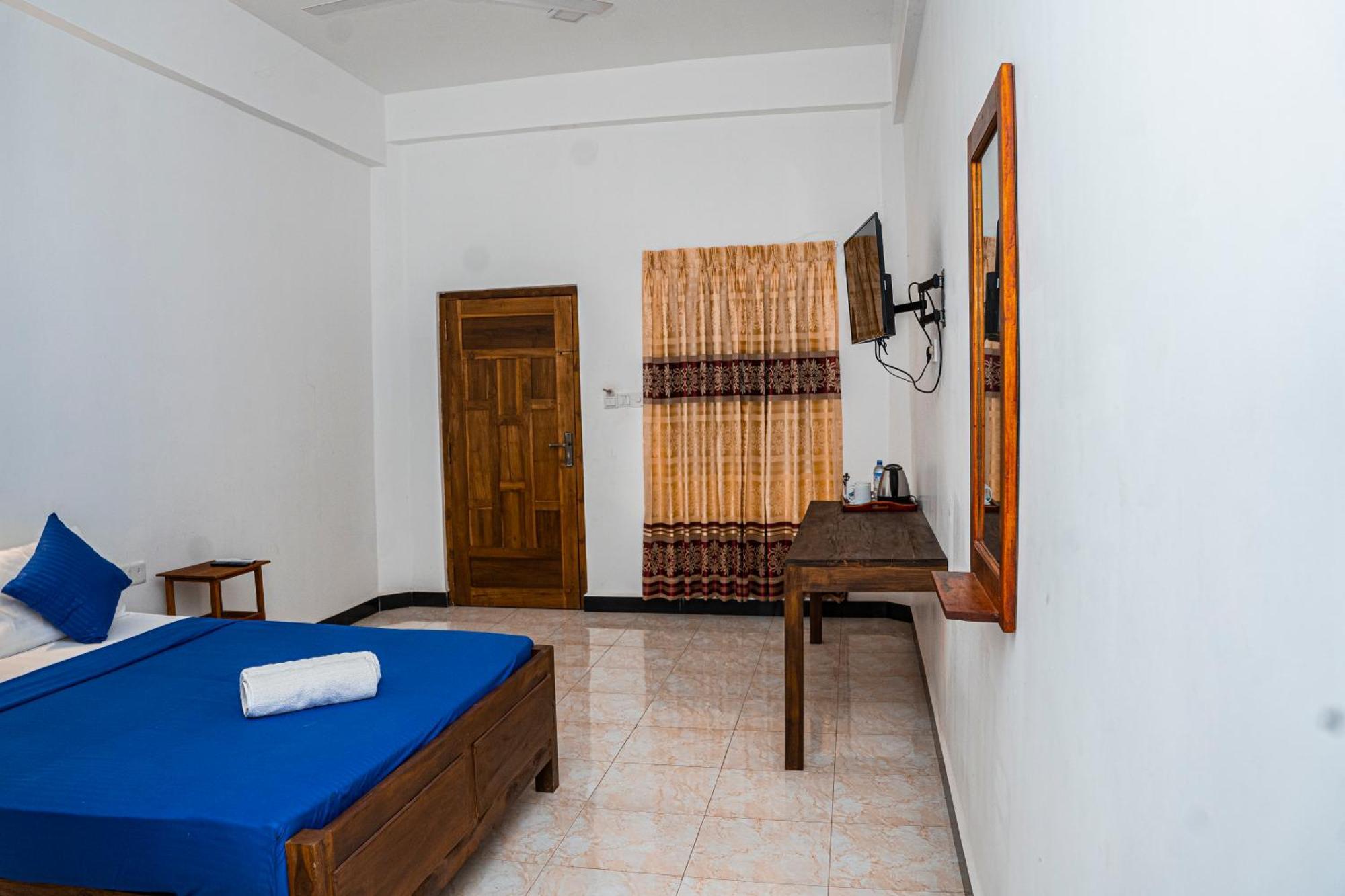 Theevanni Resort Trincomalee Exterior foto