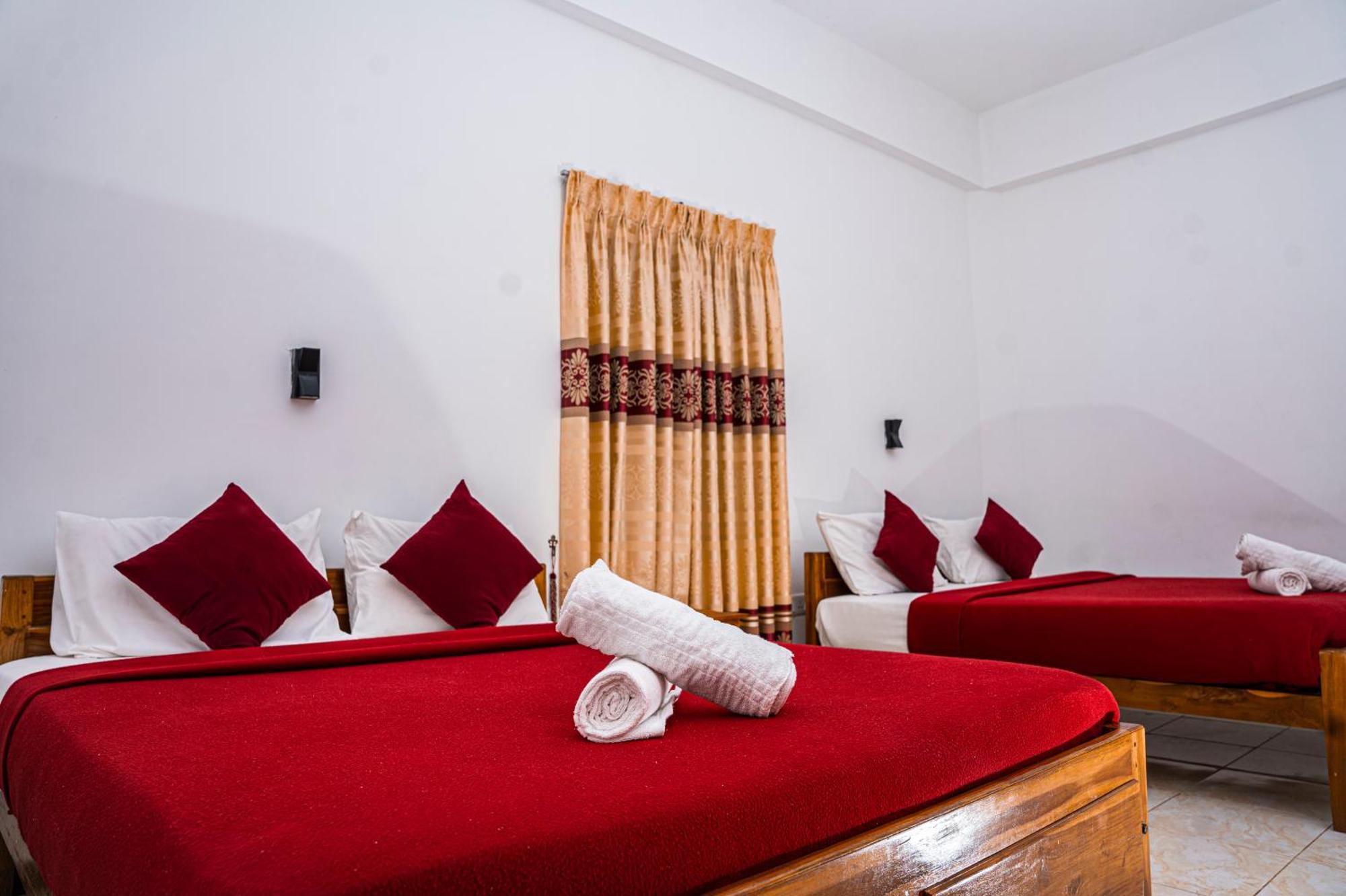 Theevanni Resort Trincomalee Exterior foto